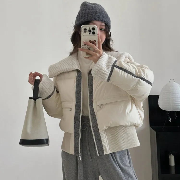 欧洲站2025冬新款羊羔毛ins翻领羽绒服女短款撞色白鸭绒保暖外套