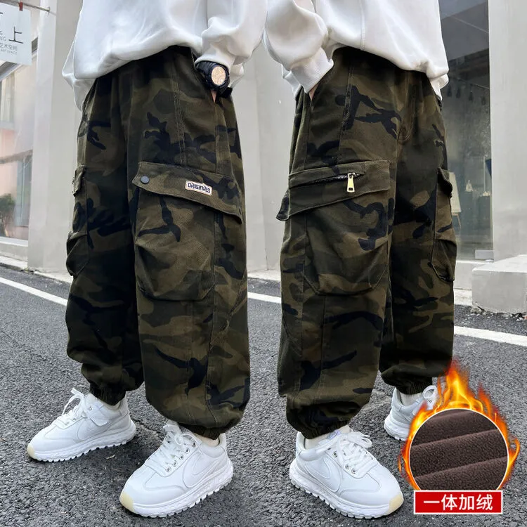 2024冬季新款儿童迷彩工装裤男童时髦洋气中大童百搭加绒长裤
