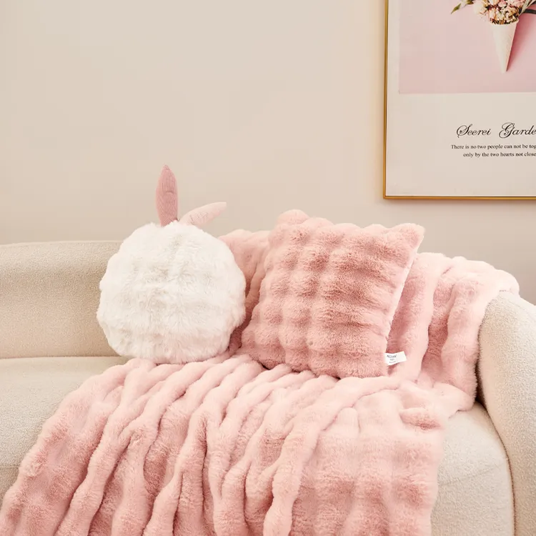 玩偶抱枕睡觉专用女生靠枕床头靠背垫毛毯盖被珊瑚毯子沙发午睡毯