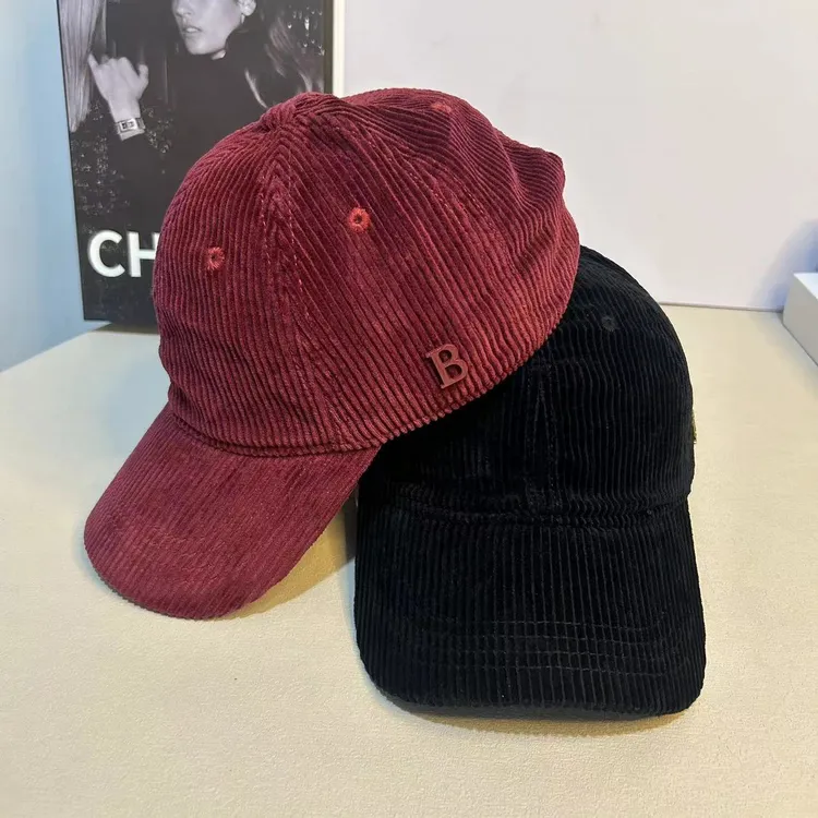 灯芯绒纯色简约字母侧边B情侣棒球帽秋冬韩版休闲复古百搭鸭舌帽