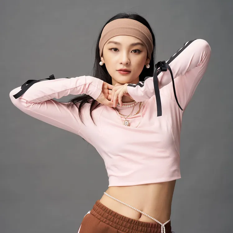 Adidas阿迪达斯长袖女秋季三条纹舞动系列运动T恤打底衫KG3860
