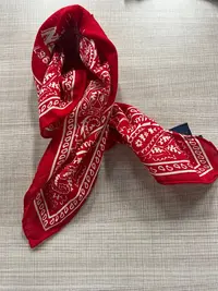 全新未使用 POLO RALPH LAUREN 1338 红色印花方巾 53 X 53