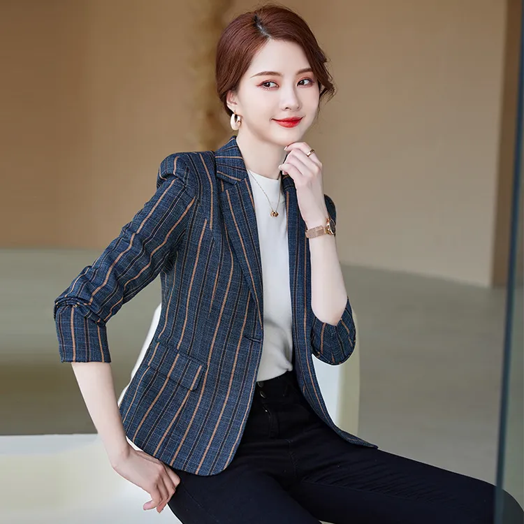 条纹西装外套女春秋小个子韩版复古气质高级感休闲时尚短款小西服