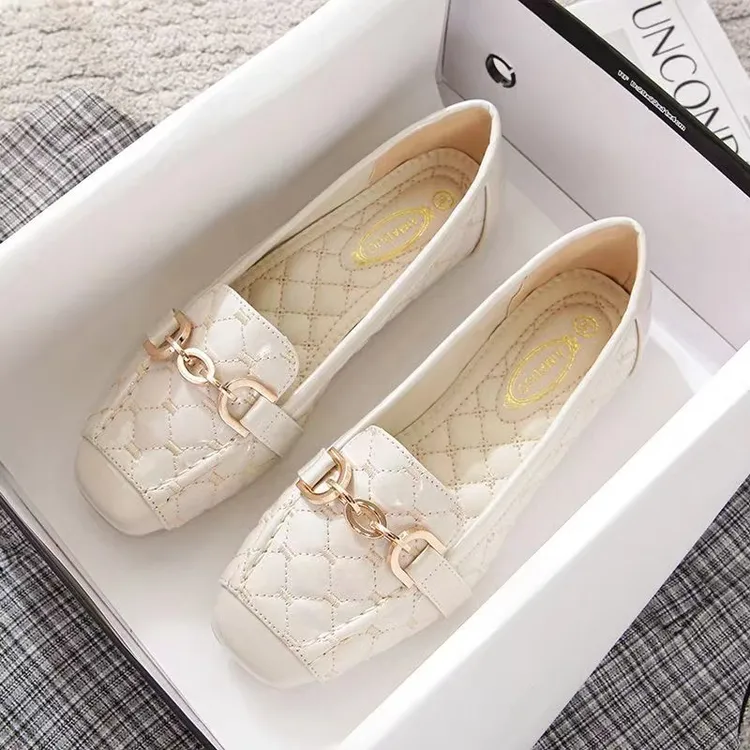 真皮单鞋女大码百搭软底防滑浅口春秋软底春夏舒适中老年妈妈鞋43