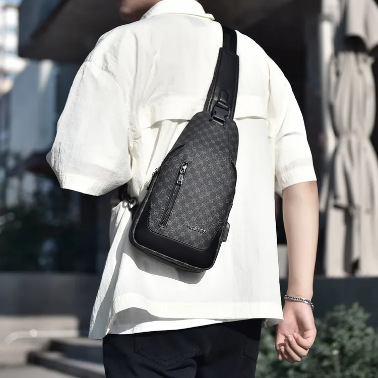 胸包男青年新款时尚休闲单肩包多功能男士防水背包潮流男款斜挎包