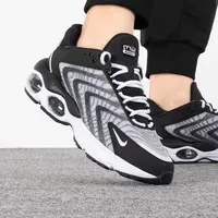 (断码清货)NIKE/耐克Air Max TW男鞋低帮休闲跑步鞋DQ3984-001