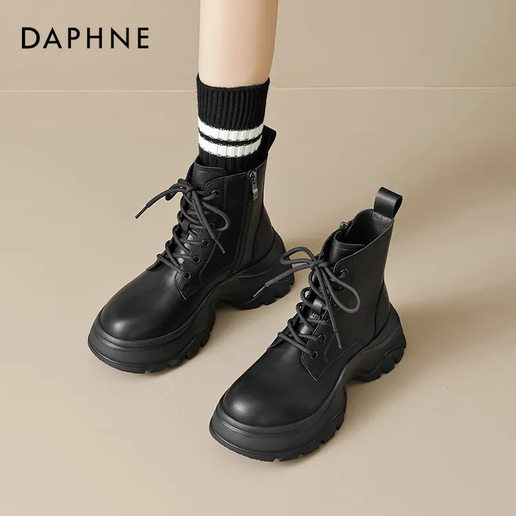 达芙妮马丁靴子女2025新款春秋黑色厚底运动短靴增高显脚小登山靴