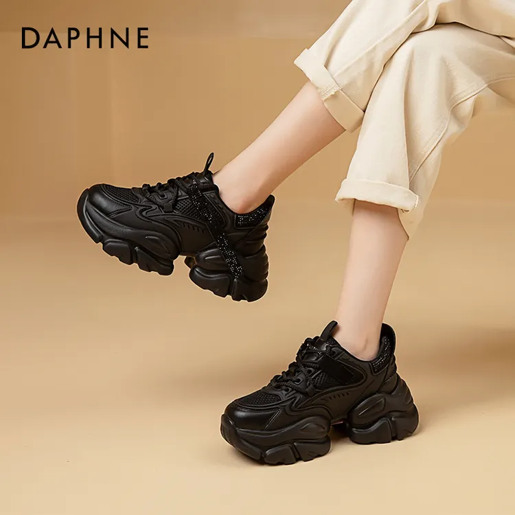 达芙妮老爹鞋女2025夏季厚底显脚小女鞋轻便百搭黑武士运动鞋Z
