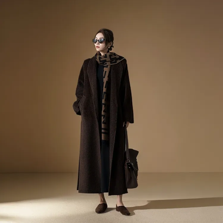 LYNEE【金标系列】 翻领苏力羊驼羊毛宽松秋冬大衣 LGD2EAW179