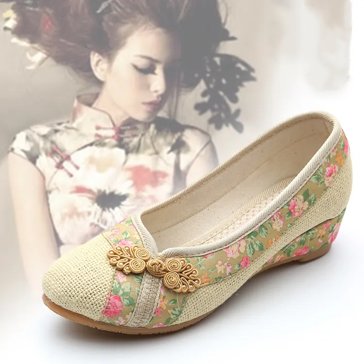 2024新款老北京布鞋绣花鞋单鞋复古民族风女鞋坡跟棉麻中跟旗袍鞋
