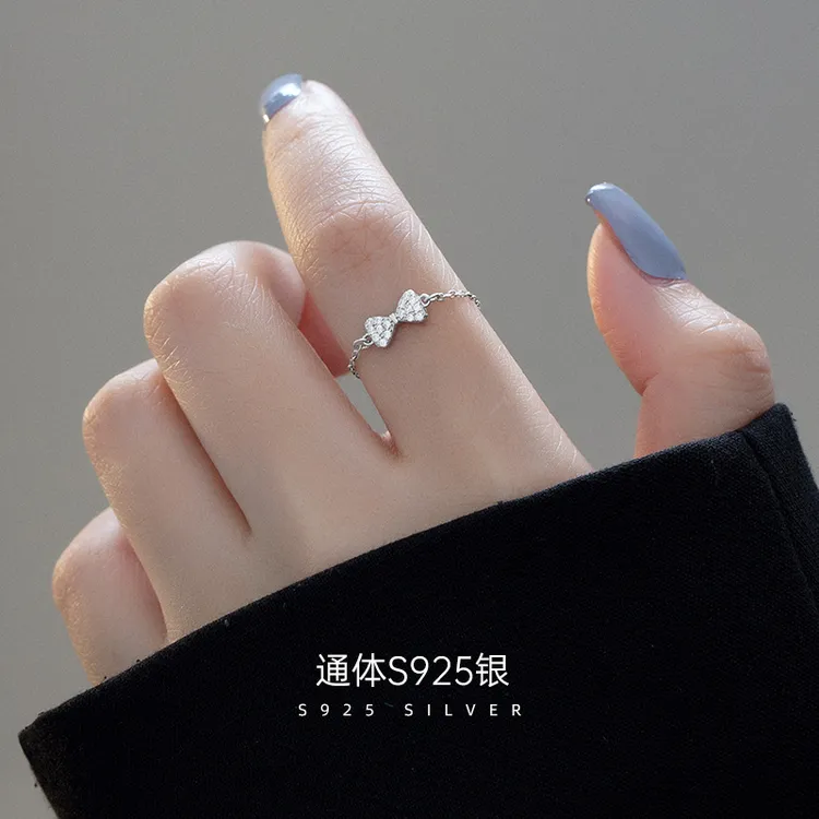 925银合成锆石戒指 蝴蝶结链条时尚个性设计轻奢ins2024年