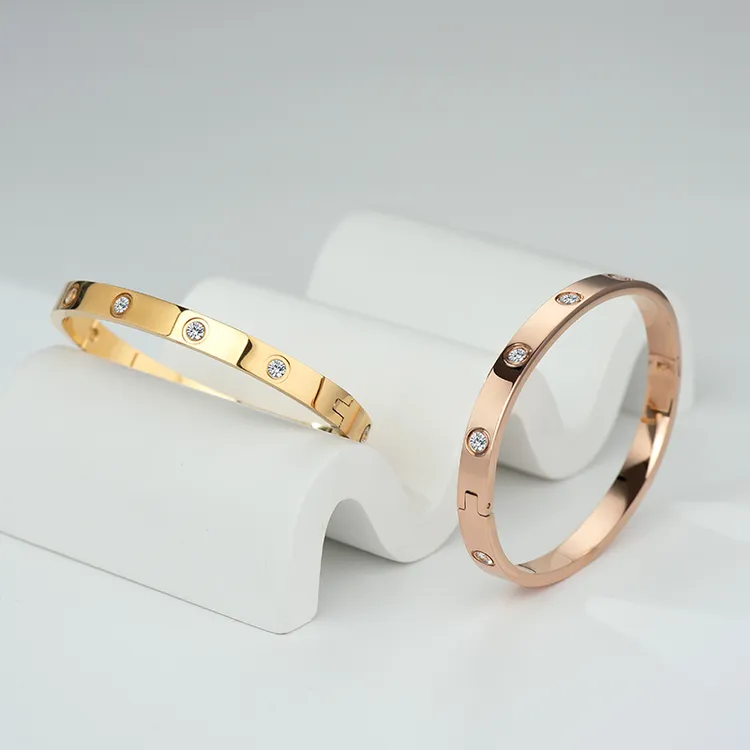 钛钢合成锆石手镯 LOVE不掉色高级感简约手镯情侣礼物轻奢饰品