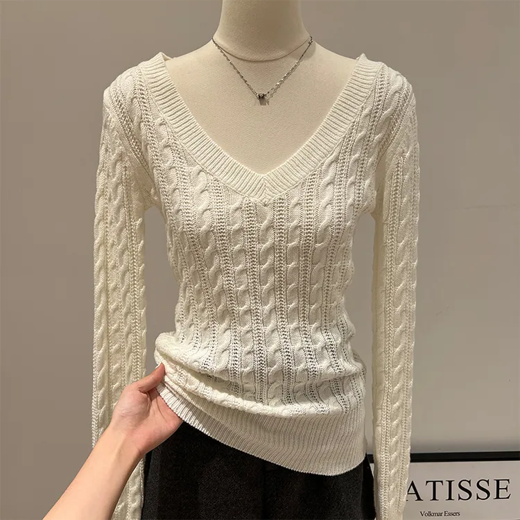 白色纯欲V领麻花针织打底衫女秋冬季修身设计感气质辣妹内搭毛衣