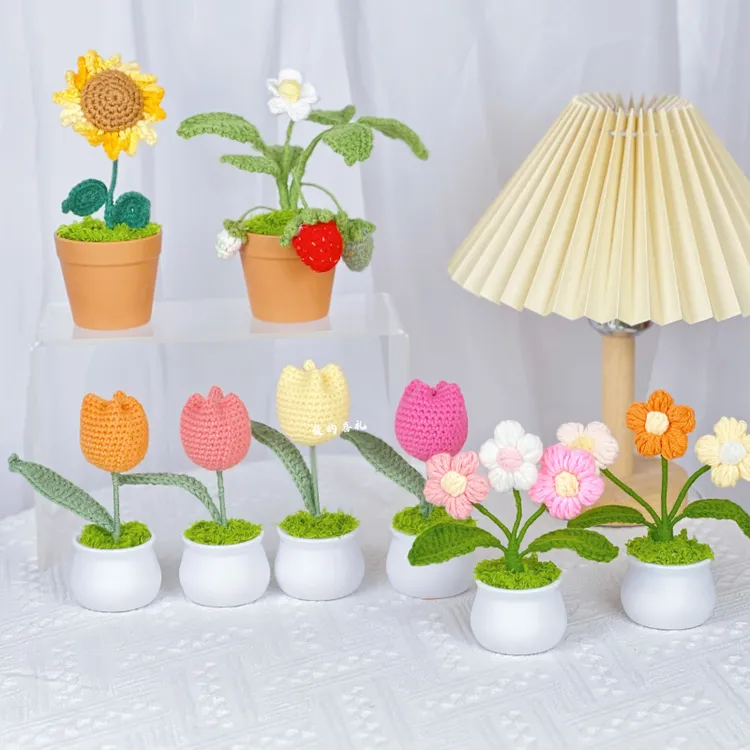 成品手工编织郁金香向日葵泡芙花盆栽桌面小摆件毛线钩织仿真花