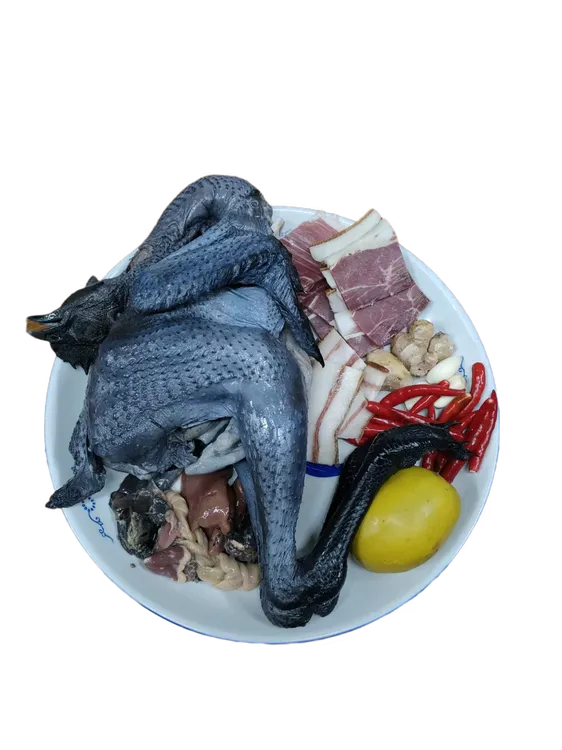 云南临沧羊头岩火腿木瓜鸡