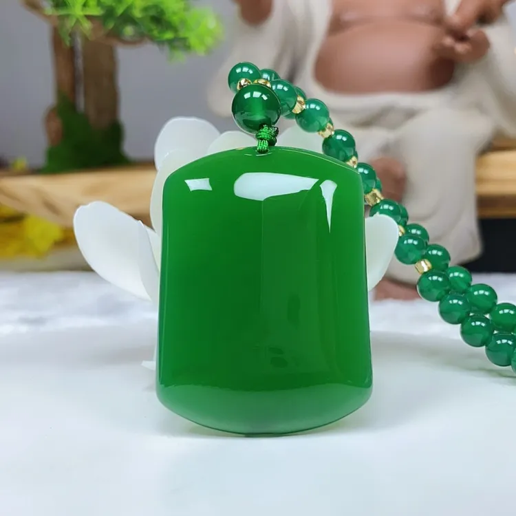 天然绿平安无事牌 时尚满绿吊坠 证书礼盒 假一赔三