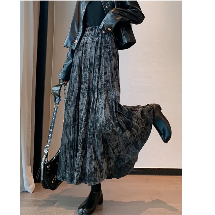 复古褶皱水墨画丝绒半身裙早春2025新遮跨显瘦大摆半裙宽松a字裙