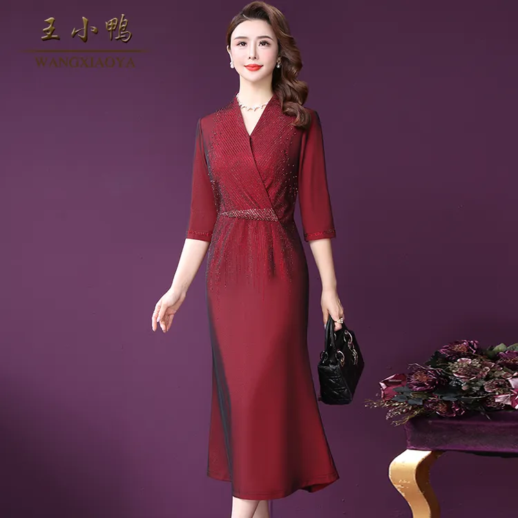 王小鸭W-TB-20424W大牌春秋新款女钉珠镶钻洋气年轻款舒适百搭裙