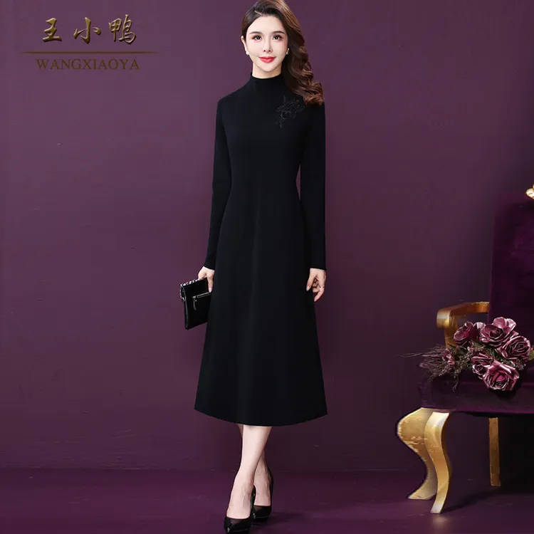 王小鸭W-YQ-961W新款春秋女式复古刺绣轻奢羊毛长款针织洋气显瘦
