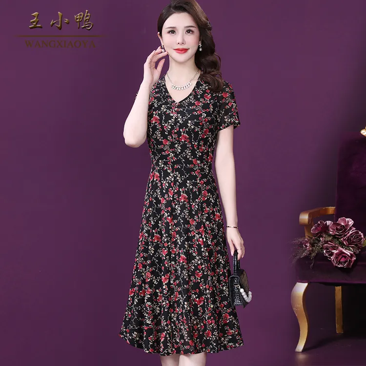 王小鸭W-XY-8297夏新款女显瘦洋气复古碎花轻奢V领显瘦钉钻连衣裙