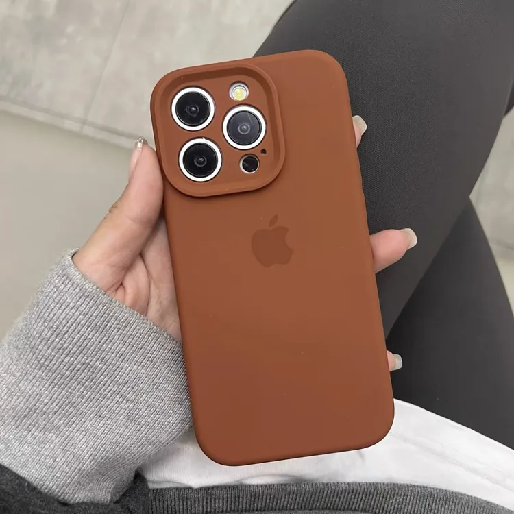 时尚男女适用于iPhone16ProMax手机壳15液态14Pro硅胶13精孔焦糖