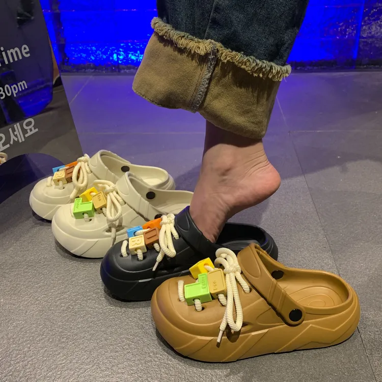 可爱公主风洞洞鞋女款2024新款外穿厚底舒适防滑时尚百搭