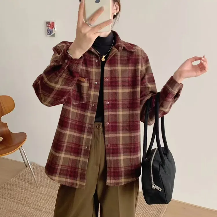 加厚格子衬衫女秋冬新款百搭打底毛呢格衬衣叠穿宽松休闲保暖上衣