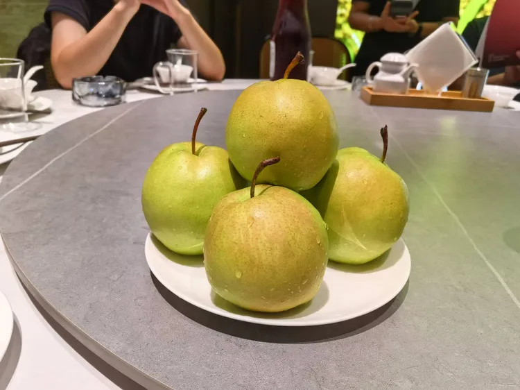 晋美人玉露香梨越吃越美丽不是所有的玉露香梨都叫晋美人顺丰包邮