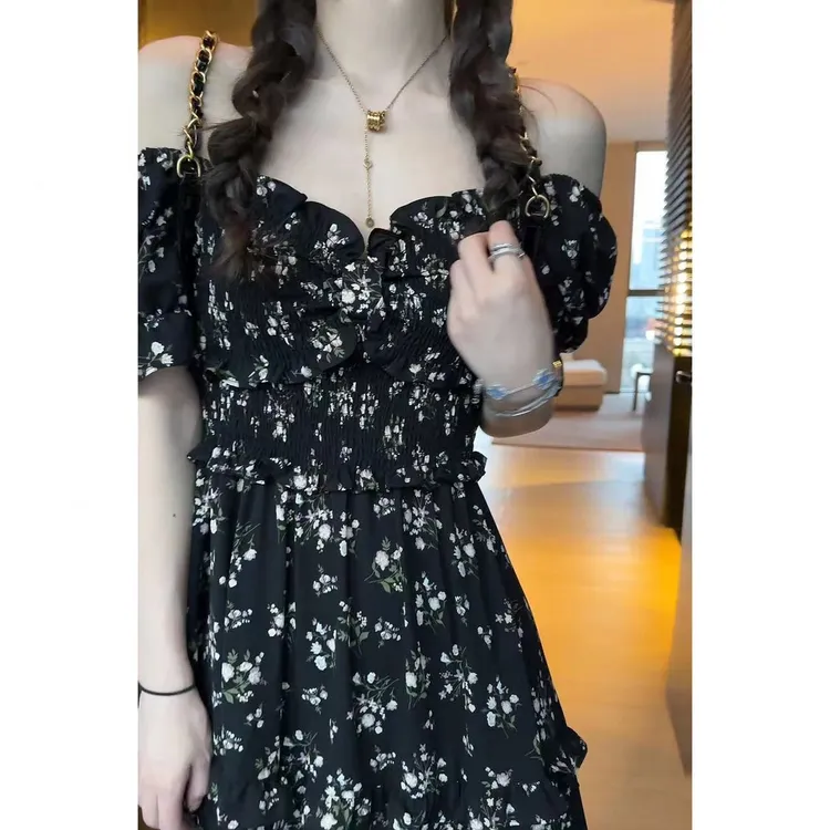 女装夏季新款法式高级感方领碎花长裙时尚显瘦开叉中长款连衣裙