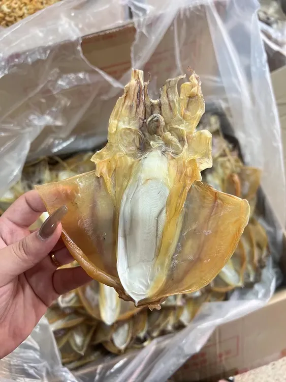 本地墨鱼干 脆香肉厚