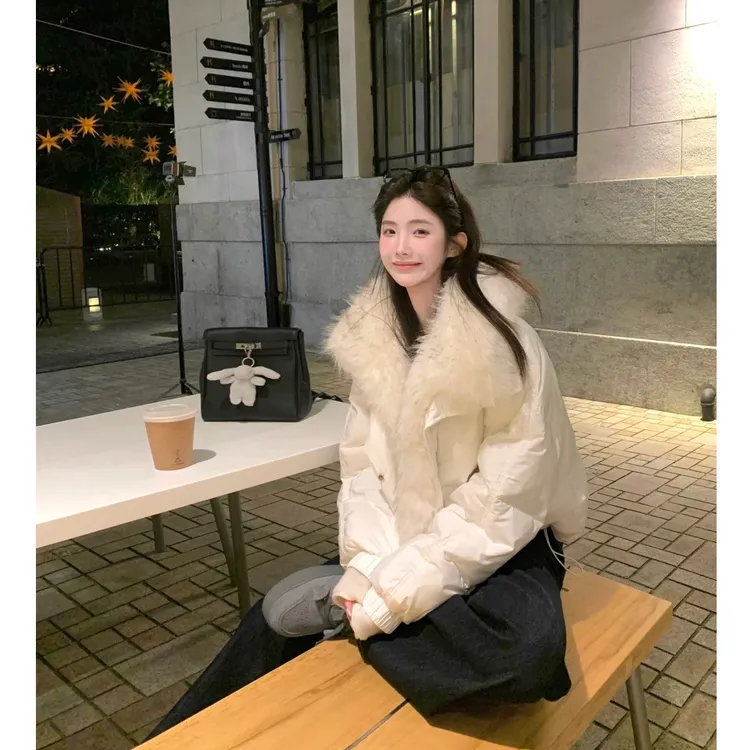 欧货爆款今年流行高级感独特超好看白色毛毛领棉服外套女