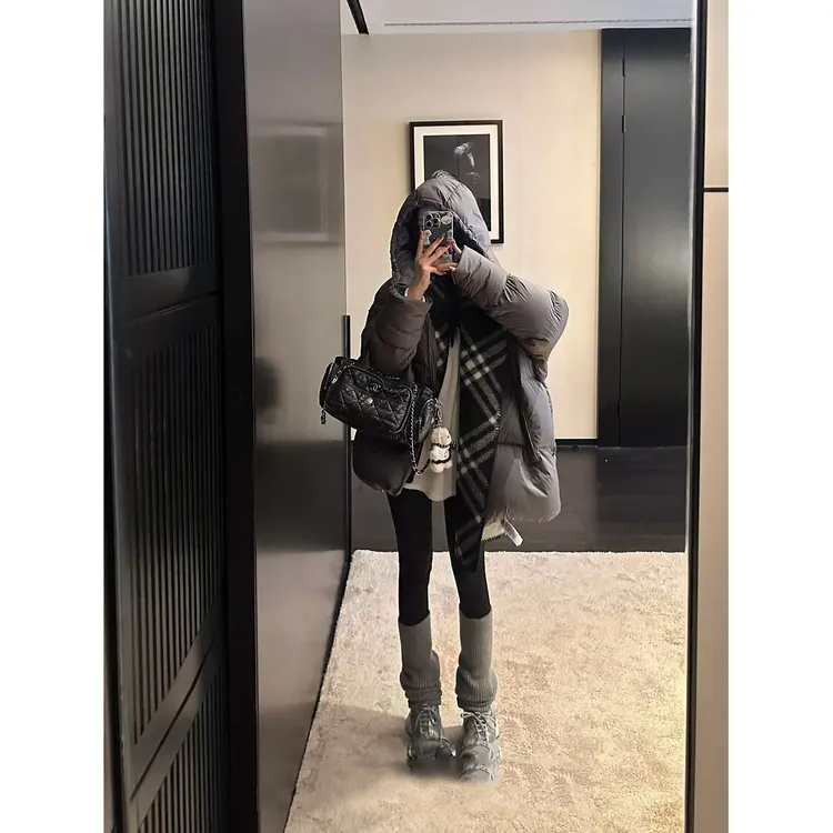 慵懒风连帽面包服女2025冬季新款加绒保暖韩系高级感棉服外套潮