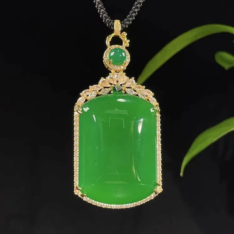 正阳绿无事牌玛瑙吊坠50*30天然珠宝玉石挂件豪镶证书礼盒配珠链