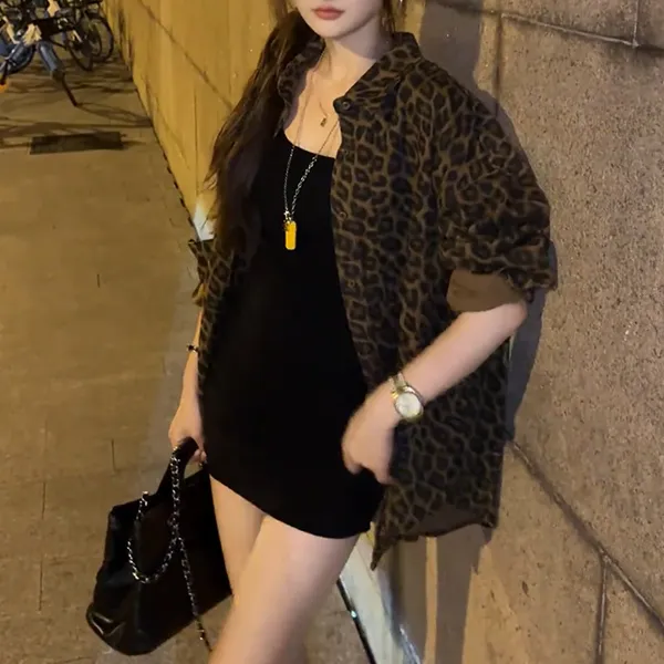 设计感宽松显瘦豹纹衬衫外套+时尚黑色短款吊带裙