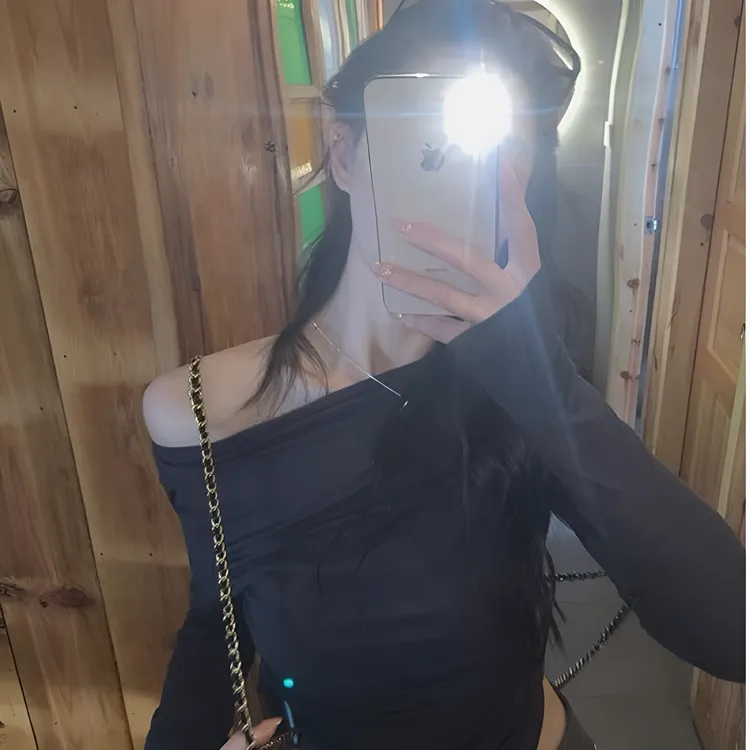 【洋气显瘦百搭】春夏黑色气质长袖一字肩纯欲打底衫休闲褶皱上衣女