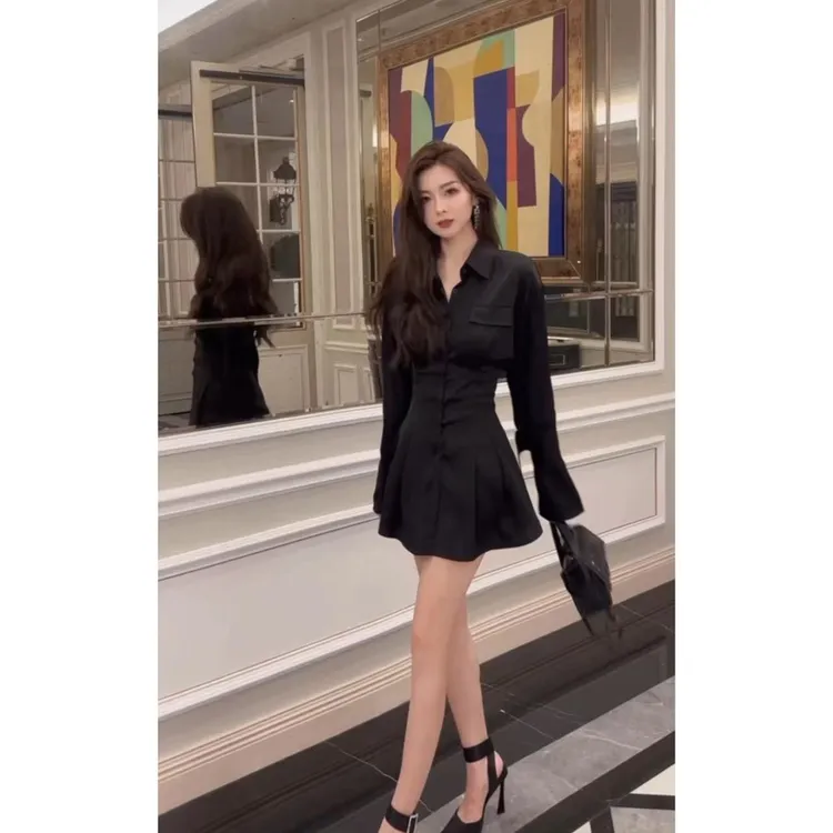 春秋季设计感纯欲风衬衫收腰显瘦连衣裙性感辣妹缎面a字百褶短裙