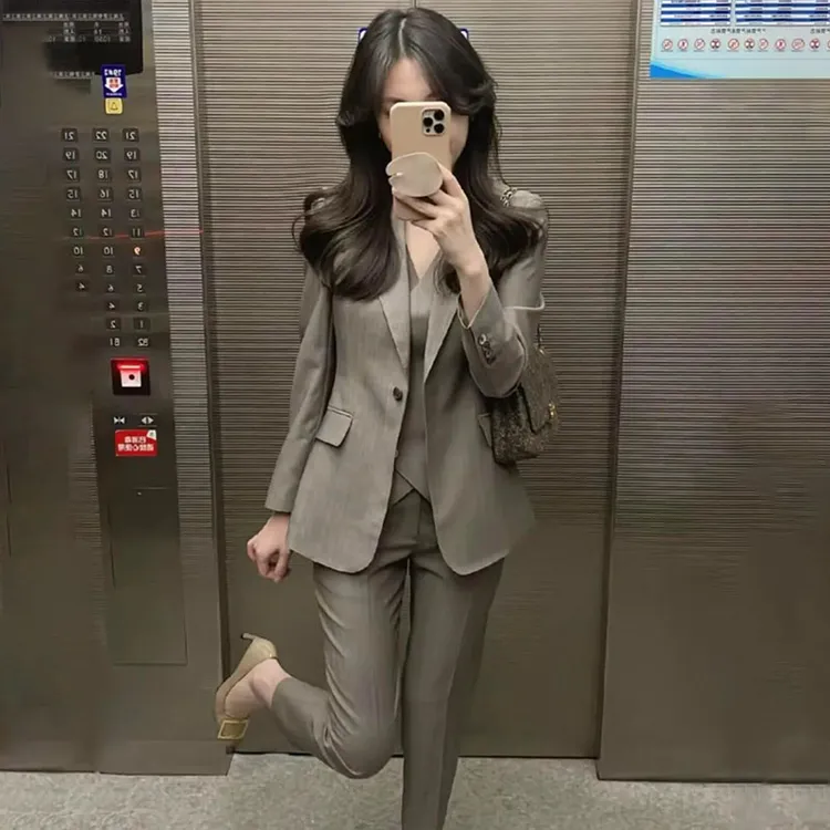 气质干练灰色马甲三件套修身显瘦小个子时尚九分裤职场西装套装女