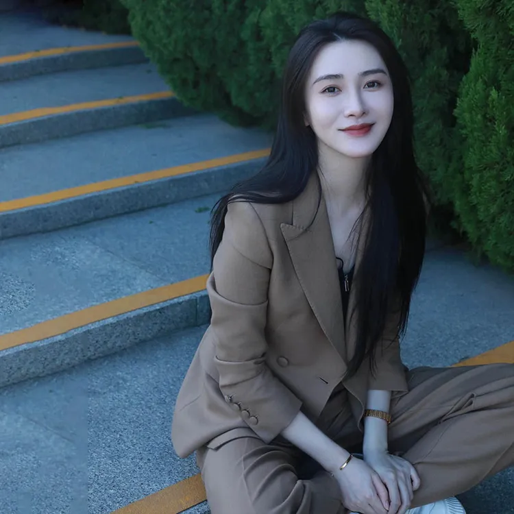 卡其色职业西服套装女职业2025修身双排扣气质显瘦长裤两件套西服