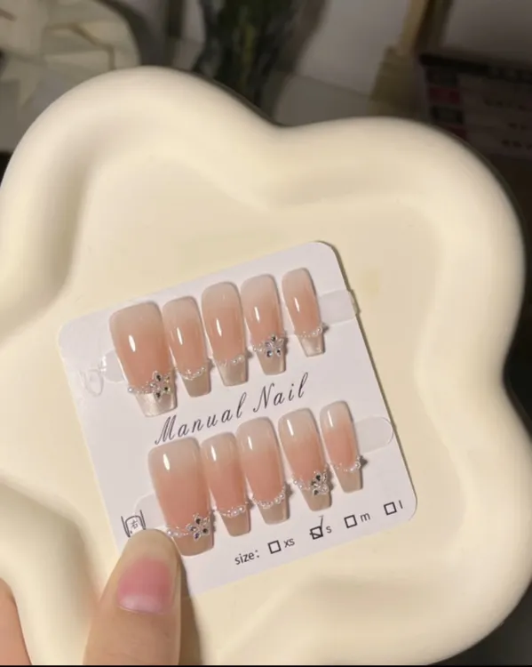 【水晶花】纯手工穿戴甲 定制甲片 法式猫眼