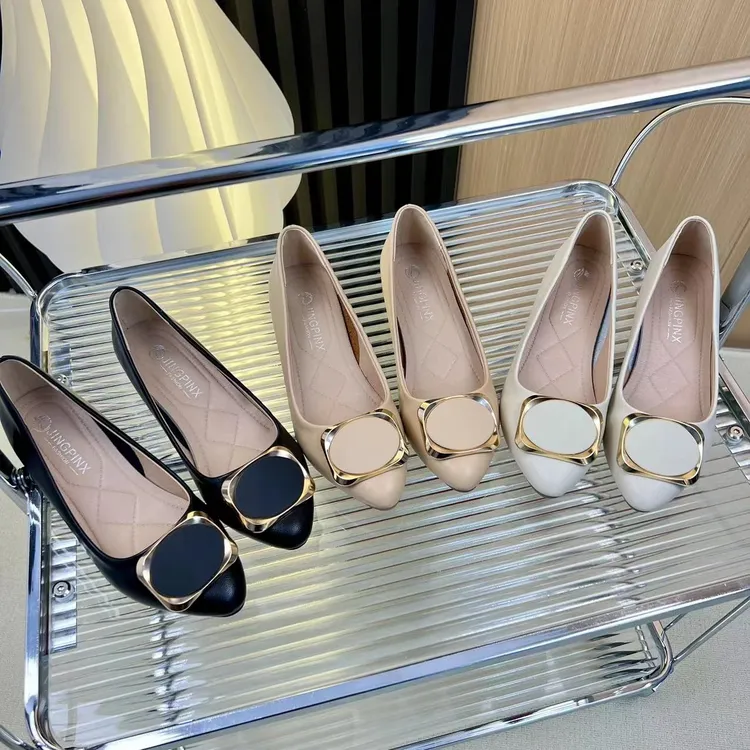 尖头平底鞋女款气质百搭女士软底春季浅口低跟秋季夏季粗跟方扣