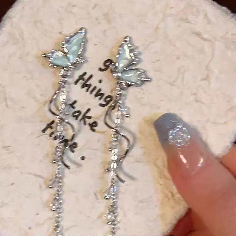 合金耳饰 美出圈!气质蝴蝶流苏耳钉女小众独特耳环2024高级感耳饰