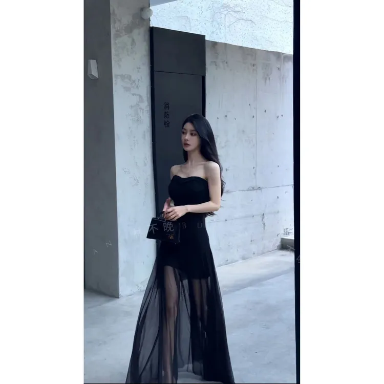 辣妹针织抹胸气质网纱拼接修身连衣裙长款