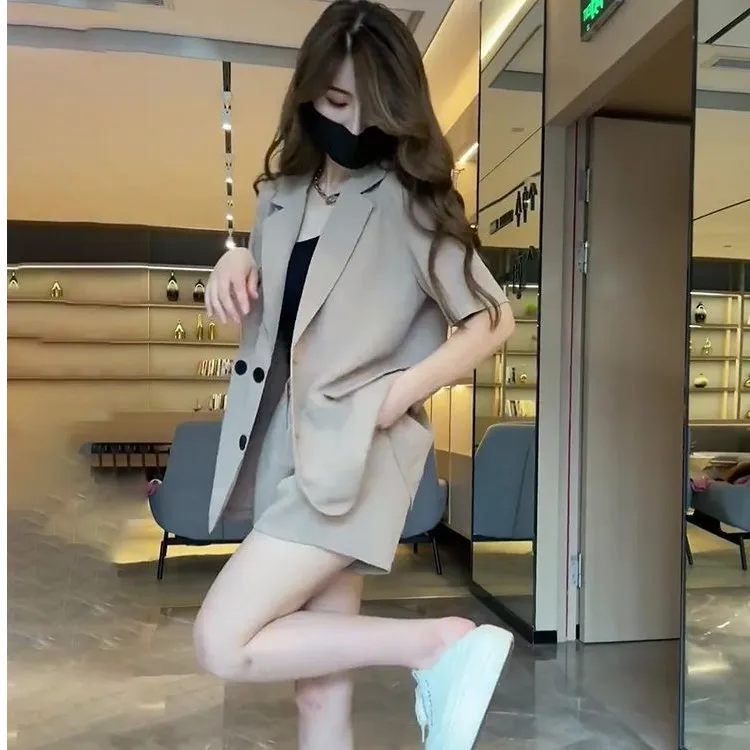 薄款夏季新款小个子西服套装凉快女开叉宽松显瘦西装短裤两件套
