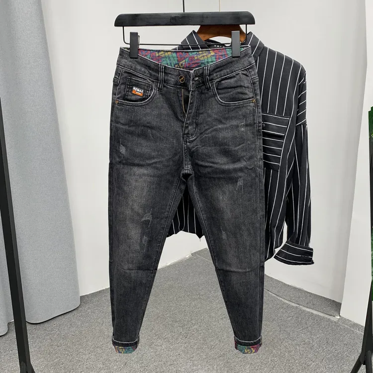 2025新款复古做旧黑灰九分牛仔裤ins个性潮牌彩色内衬修身小脚裤