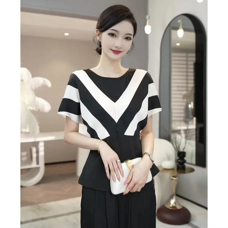 2024年新款高级感百搭黑白条纹衬衫洋气遮肉显瘦圆领短袖上衣女
