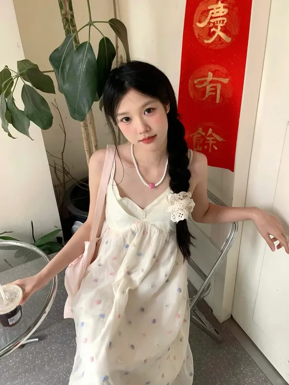 孕妇装夏装约会长裙子宽松法式气质V领露背孕妇吊带连衣裙夏季女