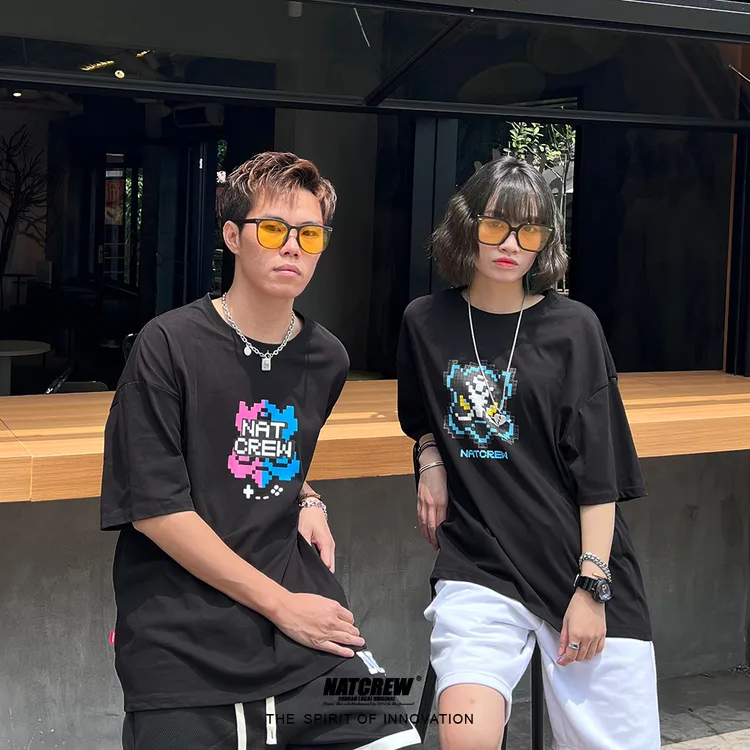 NATCREW#致敬经典#【春夏爆款】像素狮系列落肩T恤-男女同款