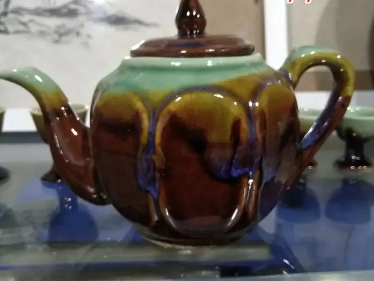 80年代老酒壶送酒杯六个，装半斤左右保证质量发货吹毛求疵者勿拍！