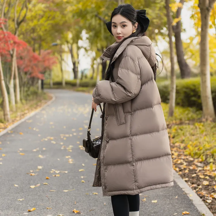 2024年新款时尚连帽加厚韩版冬季黑长款羽绒服女士休闲显瘦外套