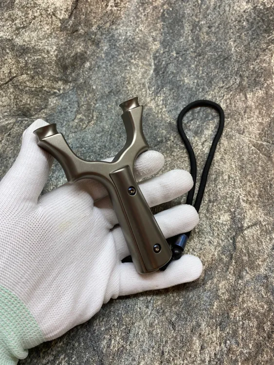 苏弓小鹰弹弓全钛合金可旋转圆撑头